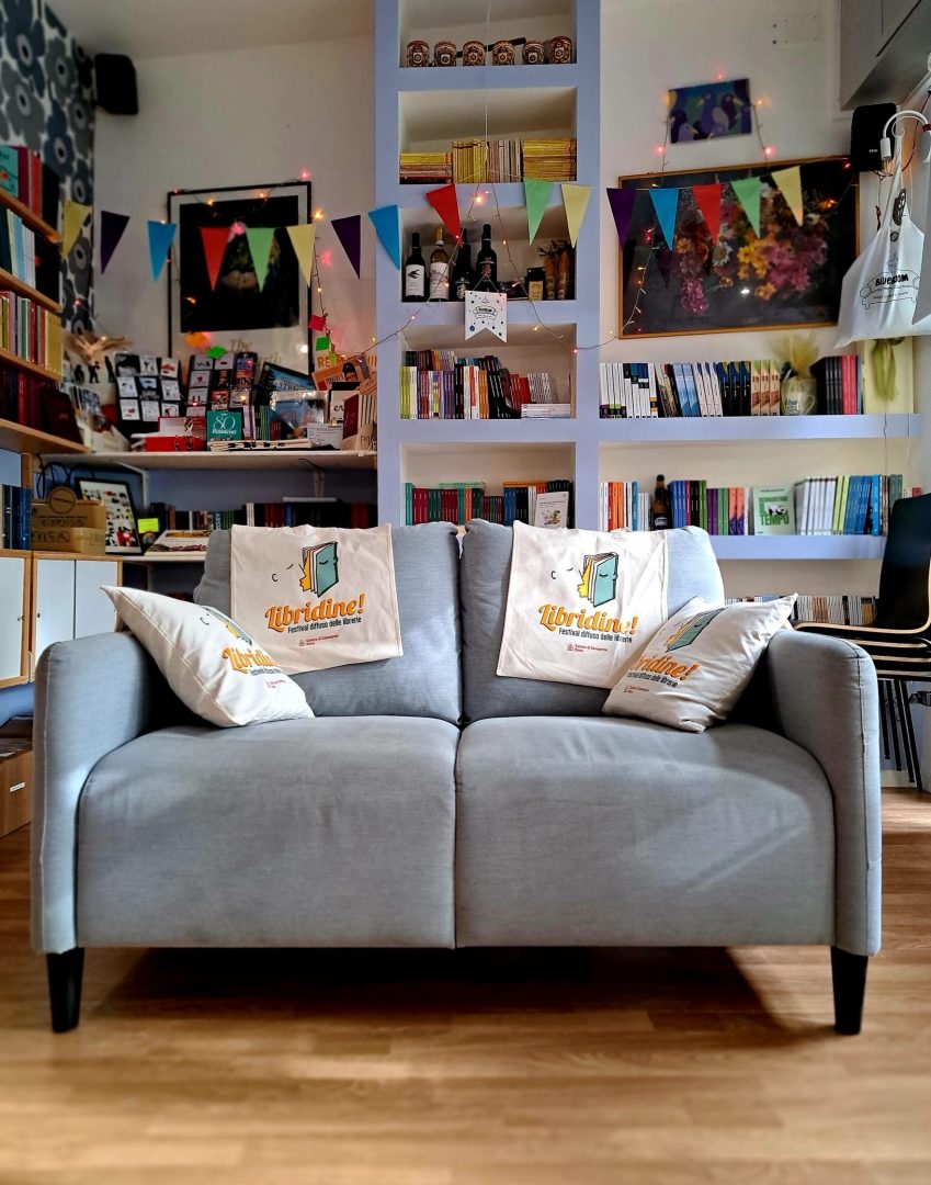 Blue Room libreria e caffè letterario