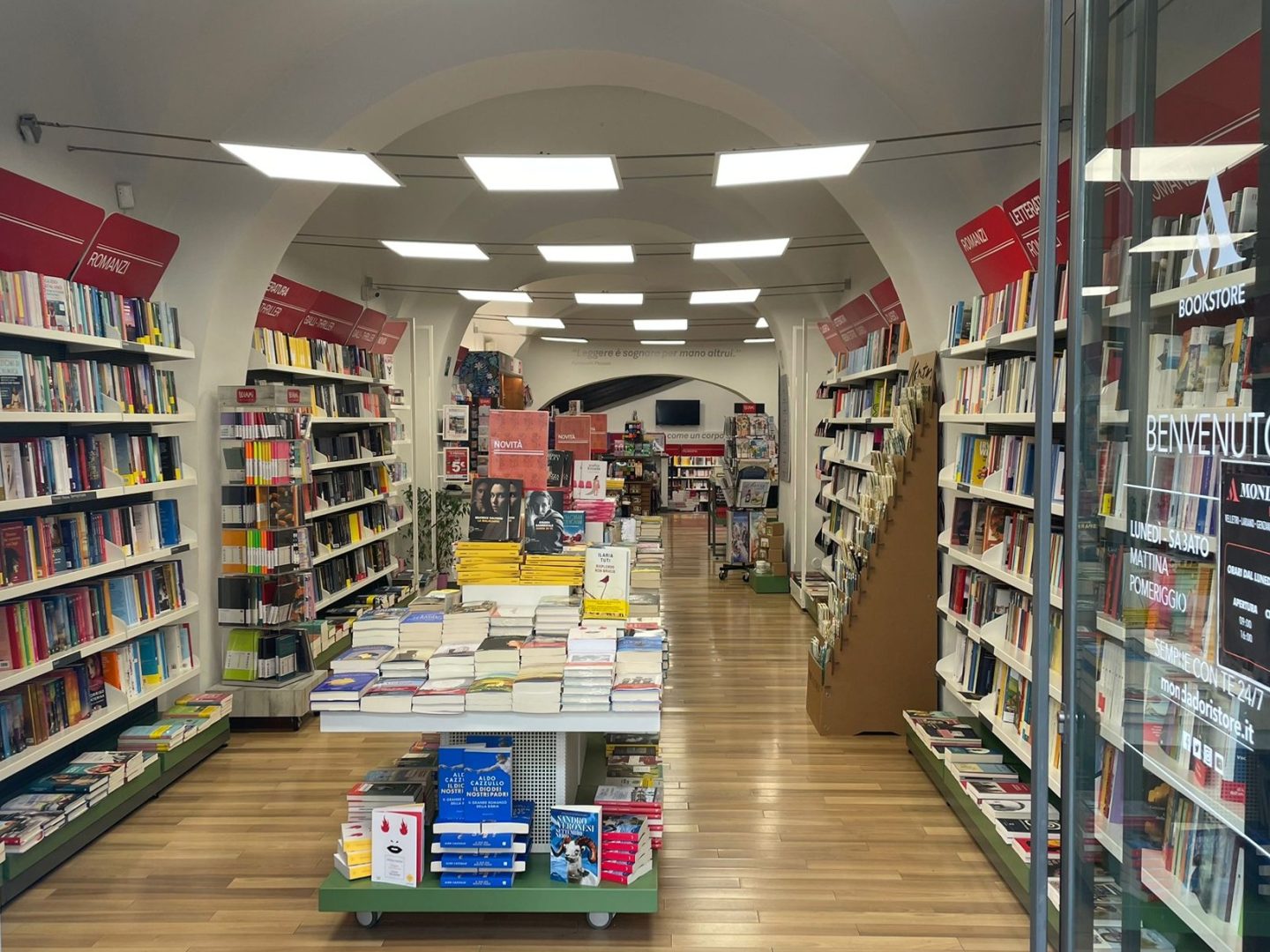 Mondadori Bookstore